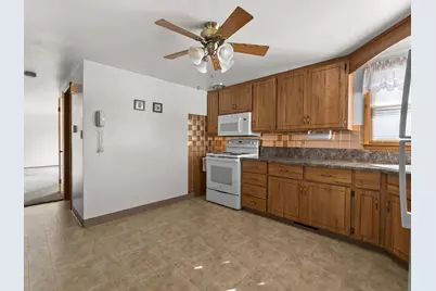 955  Laduron Dr, Mishicot, WI 54228 - Photo 7