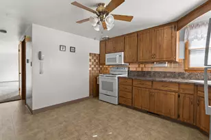 955 Laduron Dr, Mishicot, WI 54228 - Photo 7