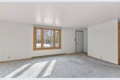 955  Laduron Dr, Mishicot, WI 54228 - Photo 9