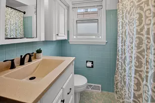 1724 39th St, Kenosha, WI 53140 - Photo 29