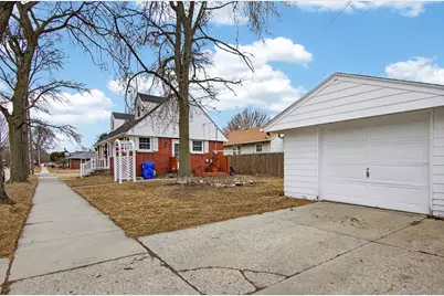 1724  39th St, Kenosha, WI 53140 - Photo 5