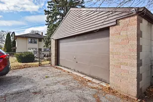 136 W Armour Ave, Milwaukee, WI 53207 - Photo 27