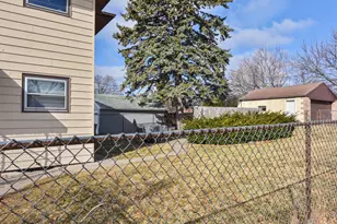 136 W Armour Ave, Milwaukee, WI 53207 - Photo 25