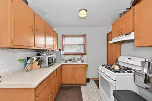 136 W Armour Ave, Milwaukee, WI 53207 - Photo 11