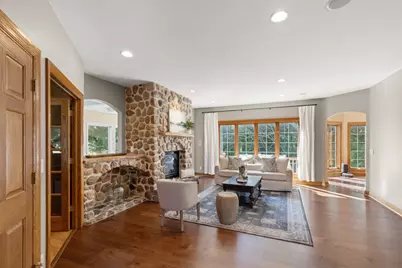 1616  Golf View Dr, Sheboygan, WI 53083 - Photo 3