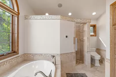 1616  Golf View Dr, Sheboygan, WI 53083 - Photo 41