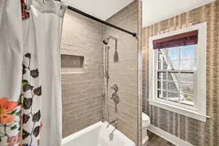 9944 N Lamplighter Ln, Mequon, WI 53092 - Photo 25