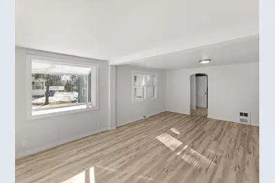 1328 N 36th St, Sheboygan, WI 53081 - Photo 7