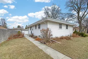 7954 45th Ave, Kenosha, WI 53142 - Photo 5