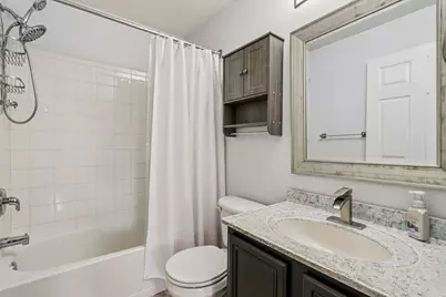 1108 N Milwaukee St #212, Milwaukee, WI 53202 - Photo 5