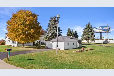 4230  Michel Ct, Racine, WI 53126 - Photo 11