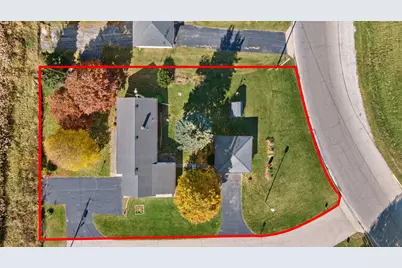 4230  Michel Ct, Racine, WI 53126 - Photo 3