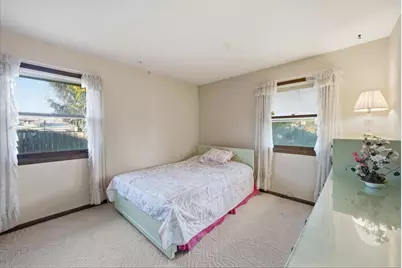 W166N10436  Surrey Dr, Germantown, WI 53022 - Photo 15