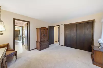 W166N10436  Surrey Dr, Germantown, WI 53022 - Photo 13