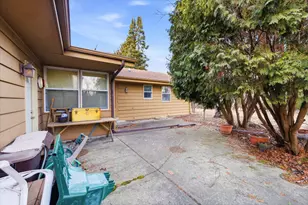 W166N10436 Surrey Dr, Germantown, WI 53022 - Photo 33