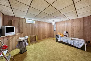 W166N10436 Surrey Dr, Germantown, WI 53022 - Photo 27