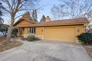 W166N10436 Surrey Dr, Germantown, WI 53022 - Photo 1