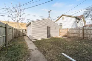 2211 S 12th St, Milwaukee, WI 53215 - Photo 9