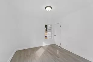 8630 W Lancaster Ave, Milwaukee, WI 53225 - Photo 17