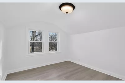 8630 W Lancaster Ave, Milwaukee, WI 53225 - Photo 15