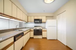 234 N Broadway, Milwaukee, WI 53202 - Photo 5