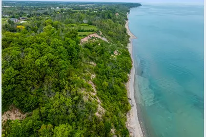 13600 N Lake Shore Dr, Mequon, WI 53092 - Photo 25