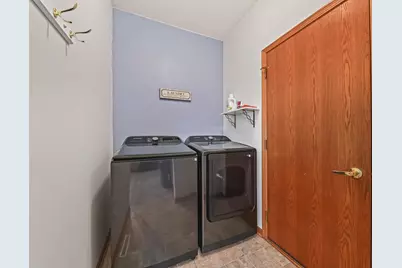 4024  Stillwater Cir, Waukesha, WI 53189 - Photo 7