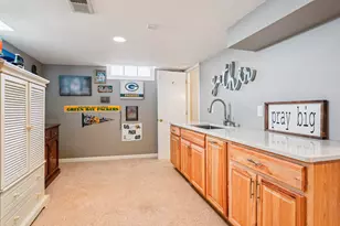 2352 S 80th St, West Allis, WI 53219 - Photo 35