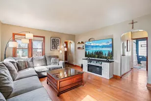 2352 S 80th St, West Allis, WI 53219 - Photo 5