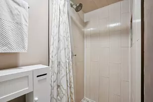 2352 S 80th St, West Allis, WI 53219 - Photo 37