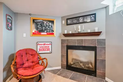 2352 S 80th St, West Allis, WI 53219 - Photo 31