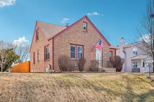 2352 S 80th St, West Allis, WI 53219 - Photo 57