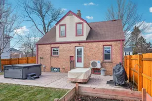 2352 S 80th St, West Allis, WI 53219 - Photo 45