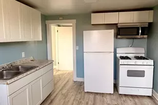 2011 Madison St, Manitowoc, WI 54220 - Photo 3