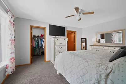 355  Sunny Hill Dr, Elkhorn, WI 53121 - Photo 7