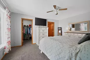 355 Sunny Hill Dr, Elkhorn, WI 53121 - Photo 7