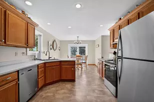 355 Sunny Hill Dr, Elkhorn, WI 53121 - Photo 5