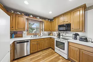 2535 S Brookside Ct, New Berlin, WI 53151 - Photo 11