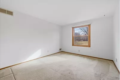 7453  Devonshire Dr, Cedarburg, WI 53012 - Photo 27