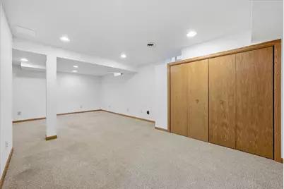 7453  Devonshire Dr, Cedarburg, WI 53012 - Photo 33