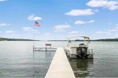 W304N2426  Maple Ave, Delafield, WI 53072 - Photo 5