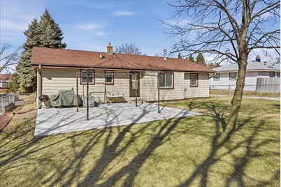 9045 W Rochelle Ave, Milwaukee, WI 53224 - Photo 27