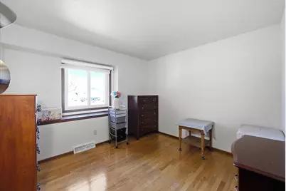 9045 W Rochelle Ave, Milwaukee, WI 53224 - Photo 19