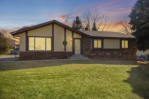 9045 W Rochelle Ave, Milwaukee, WI 53224 - Photo 25