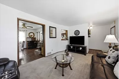 9045 W Rochelle Ave, Milwaukee, WI 53224 - Photo 5