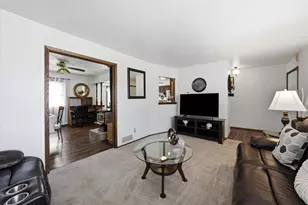 9045 W Rochelle Ave, Milwaukee, WI 53224 - Photo 5