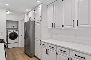 7419 Mequon Square Dr, Mequon, WI 53092 - Photo 9