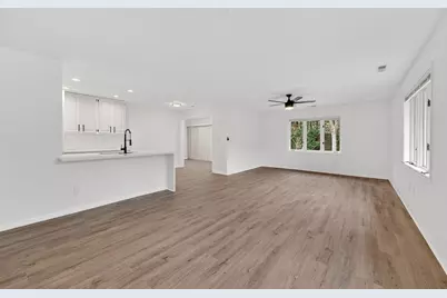 7419  Mequon Square Dr, Mequon, WI 53092 - Photo 1