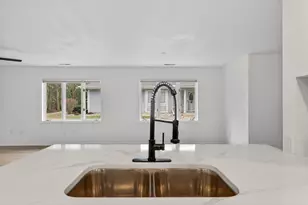 7419 Mequon Square Dr, Mequon, WI 53092 - Photo 11