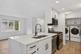 7419 Mequon Square Dr, Mequon, WI 53092 - Photo 7